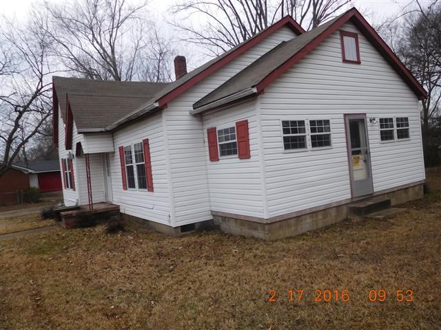865 Main St E, Savannah, TN 38372 photo 2
