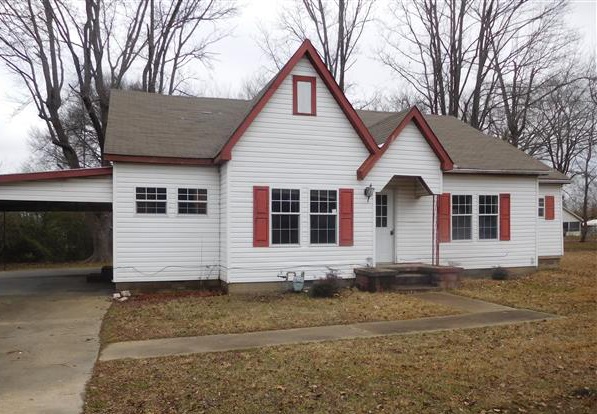 865 Main St E, Savannah, TN 38372 photo 1