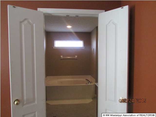 9897 Chris Dr, Olive Branch, MS 38654 photo 12