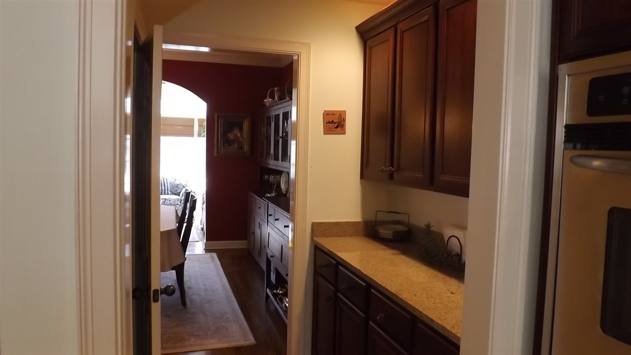 325 E Colbert St E, Collierville, TN 38017 photo 8