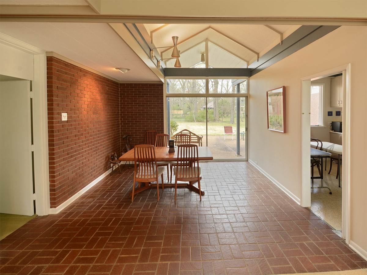 431 Erwin Dr, Memphis, TN 38117 photo 5