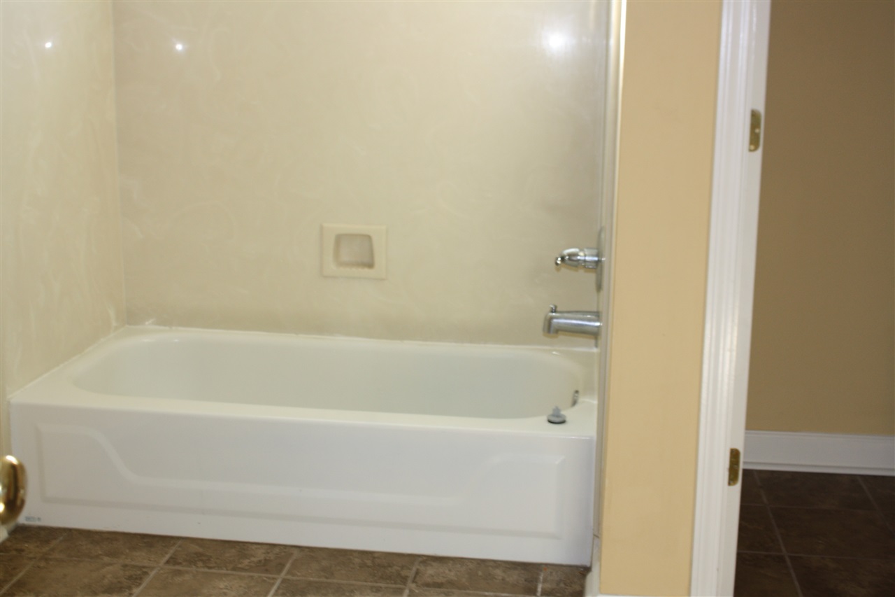 561 Roe Hampton Cv, Collierville, TN 38017 photo 24