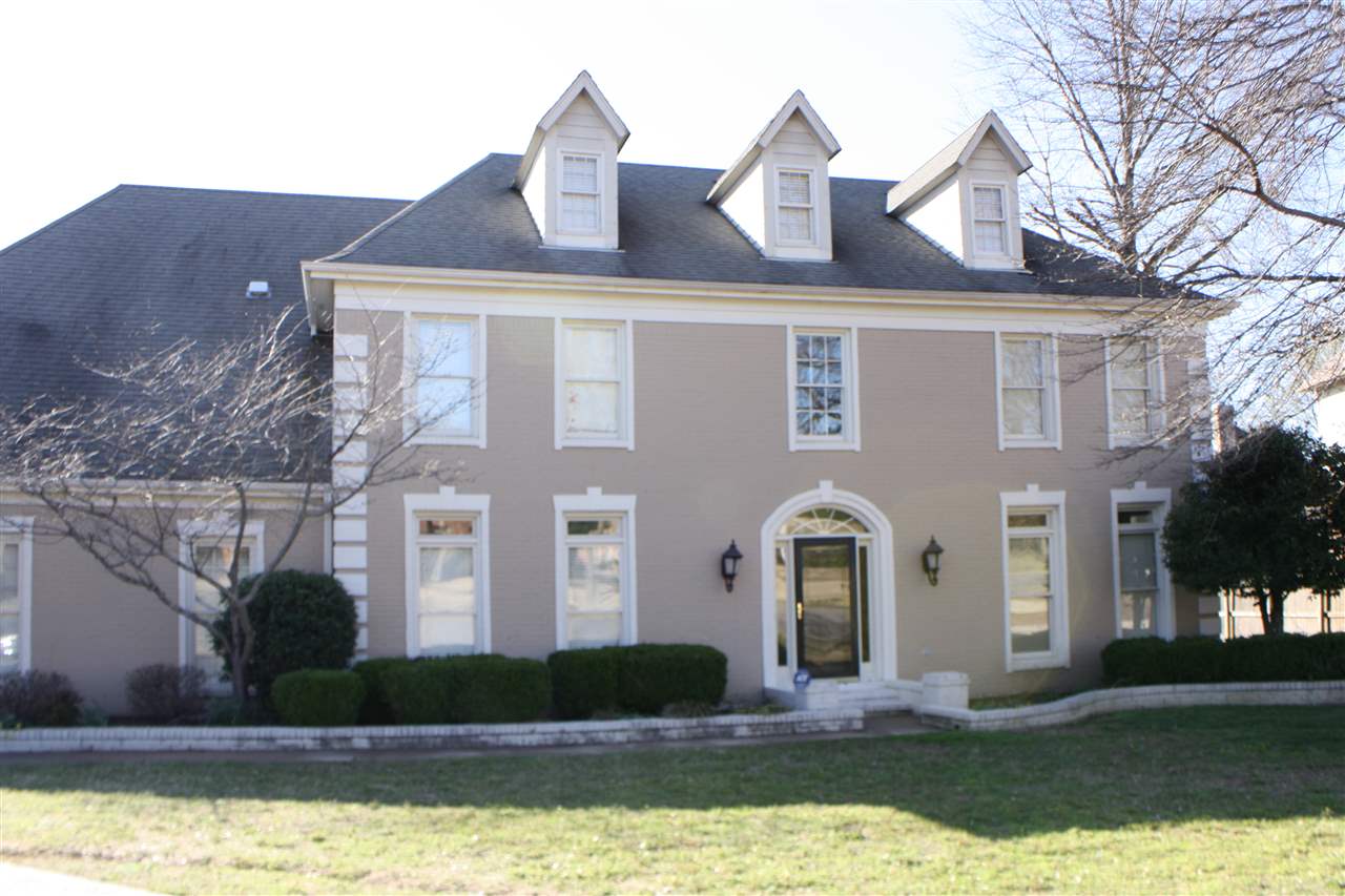 561 Roe Hampton Cv, Collierville, TN 38017 photo 2