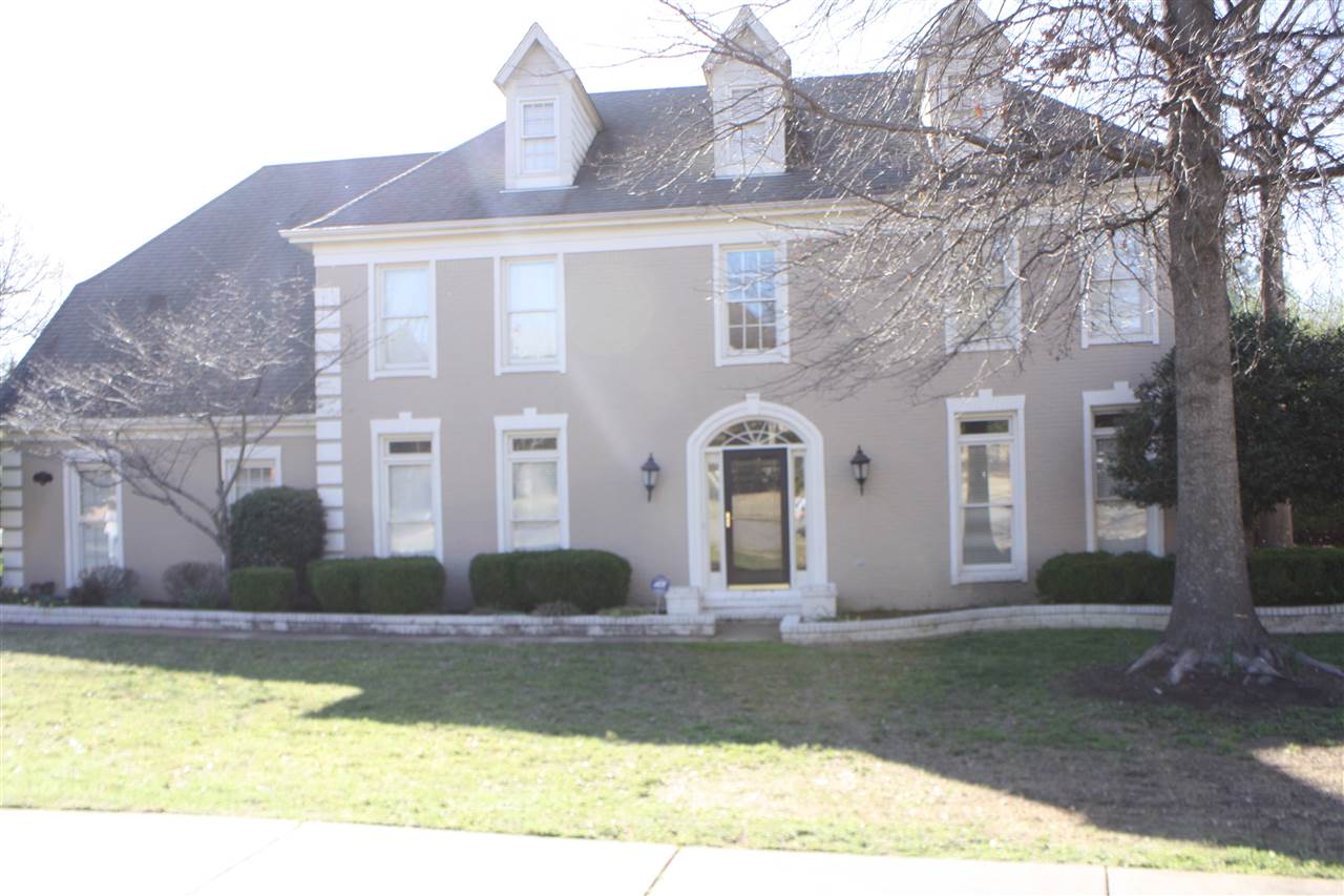 561 Roe Hampton Cv, Collierville, TN 38017 photo 1