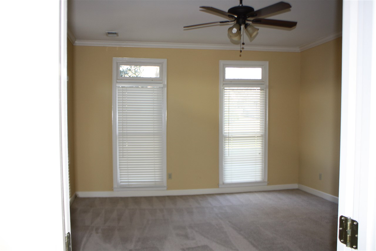 561 Roe Hampton Cv, Collierville, TN 38017 photo 13