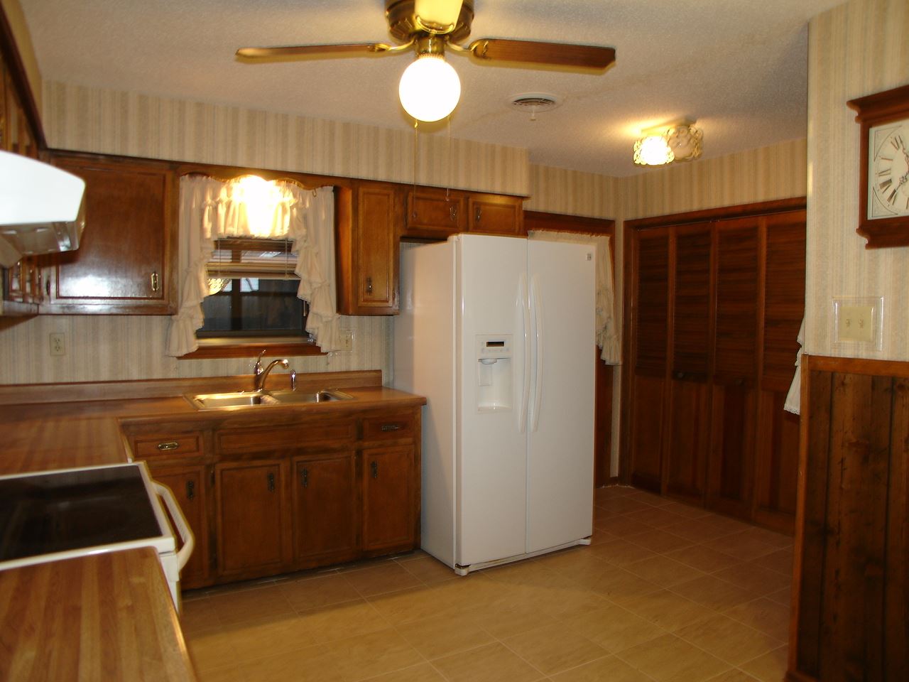3890 Earlynn Dr, Bartlett, TN 38133 photo 2