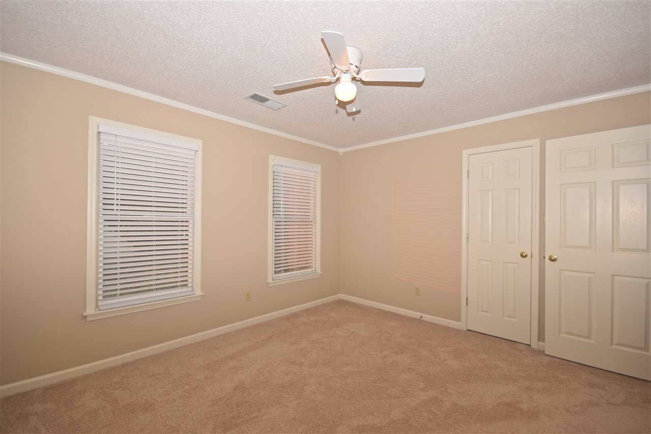 8645 Meadow Green Dr, Memphis, TN 38016 photo 21