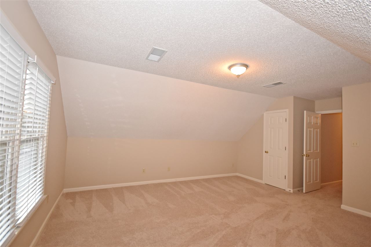 8645 Meadow Green Dr, Memphis, TN 38016 photo 24