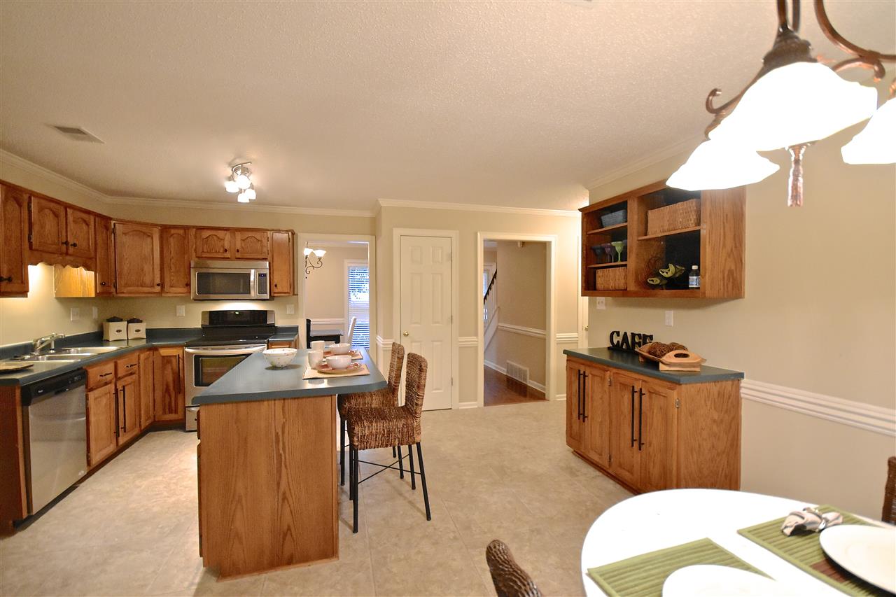 8645 Meadow Green Dr, Memphis, TN 38016 photo 11