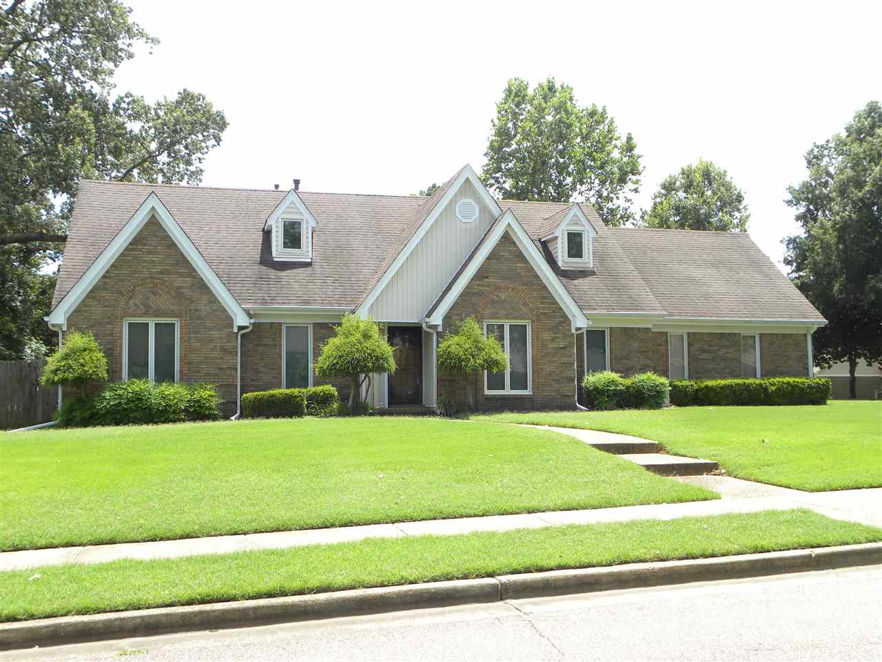 247 E Nolley Dr, Collierville, TN 38017 photo 1