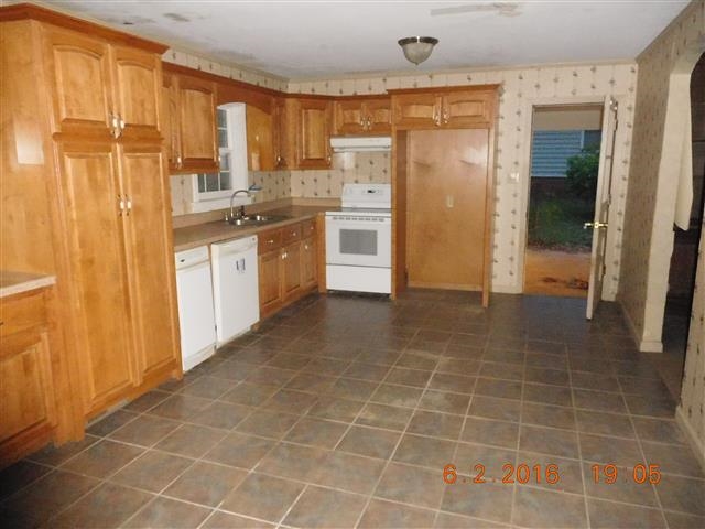 1922 Park Dr, Corinth, MS 38834 photo 8