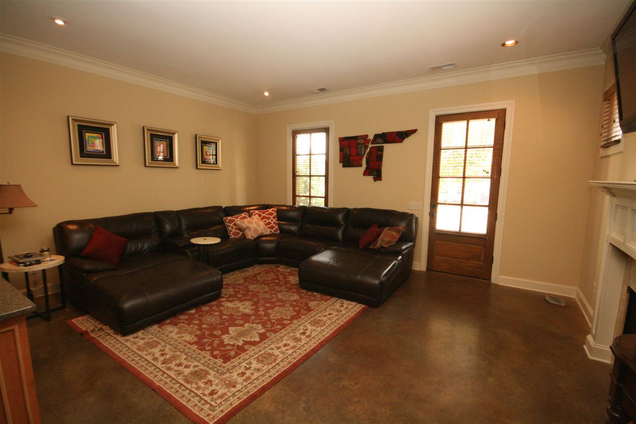 595 S Front St, Memphis, TN 38103 photo 3