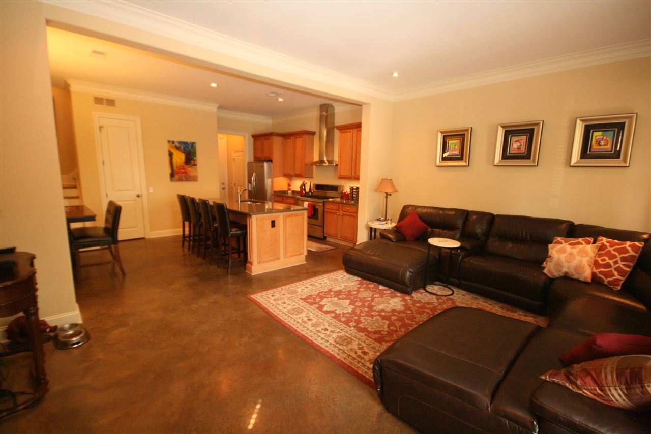 595 S Front St, Memphis, TN 38103 photo 2