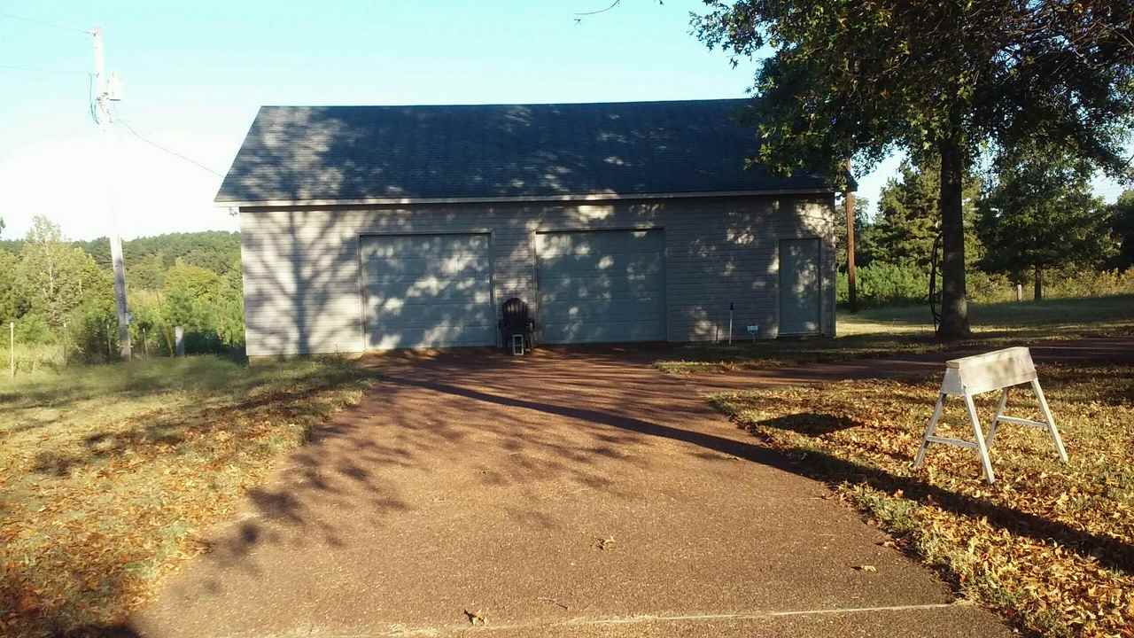 2156 Dillon Rd, Michie, TN 38357 photo 2