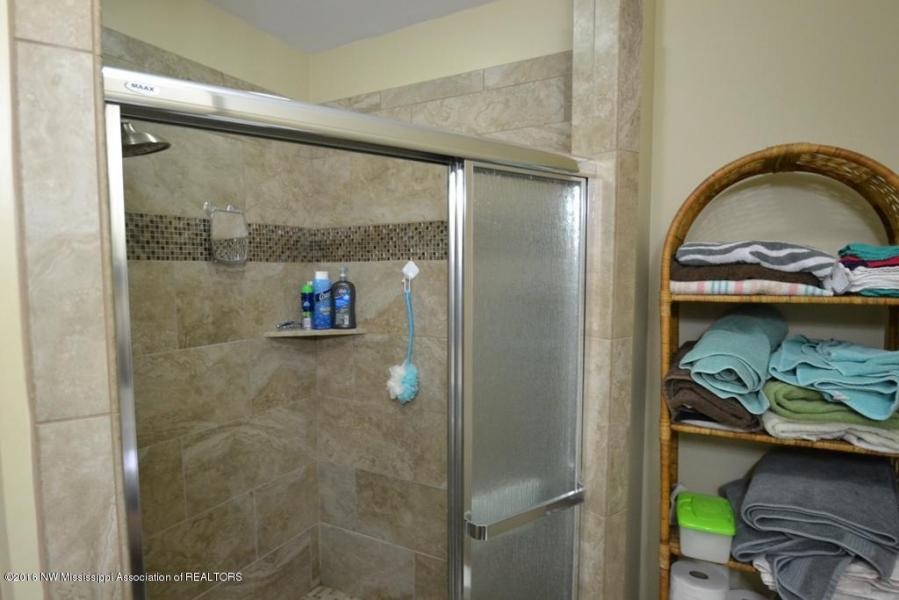 9075 Roberta St, Olive Branch, MS 38654 photo 17