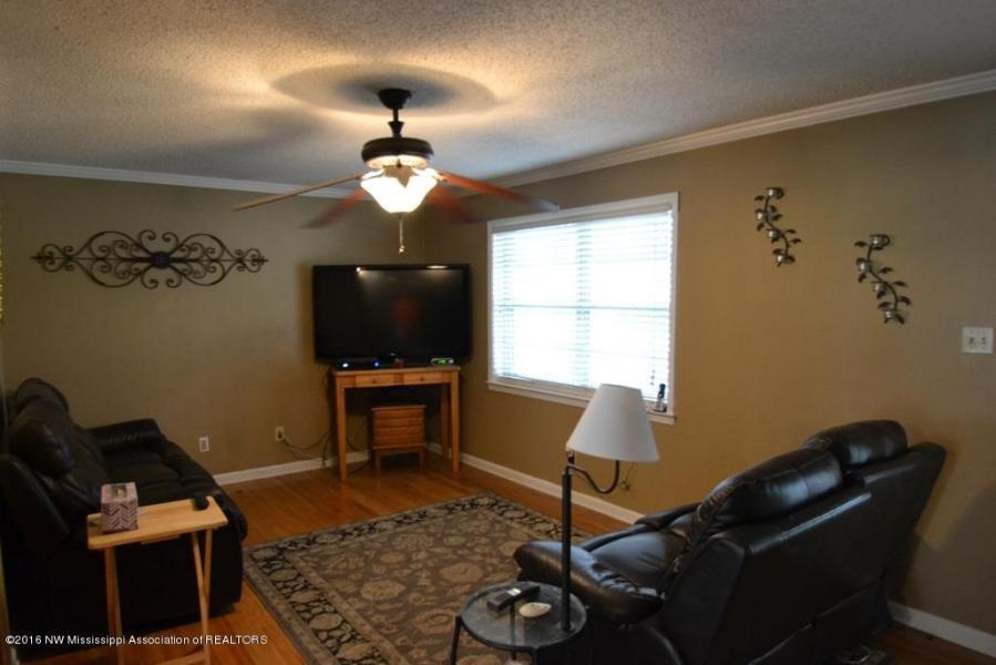 9075 Roberta St, Olive Branch, MS 38654 photo 10