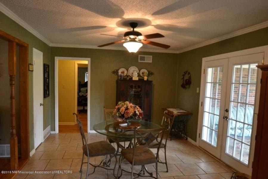9075 Roberta St, Olive Branch, MS 38654 photo 6