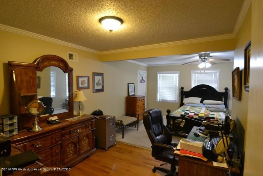 9075 Roberta St, Olive Branch, MS 38654 photo 14