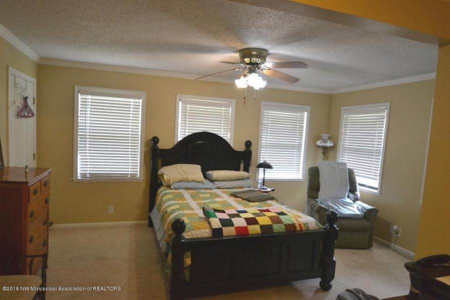 9075 Roberta St, Olive Branch, MS 38654 photo 13