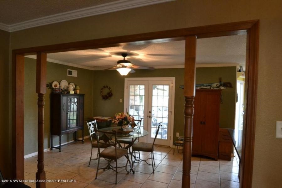 9075 Roberta St, Olive Branch, MS 38654 photo 8