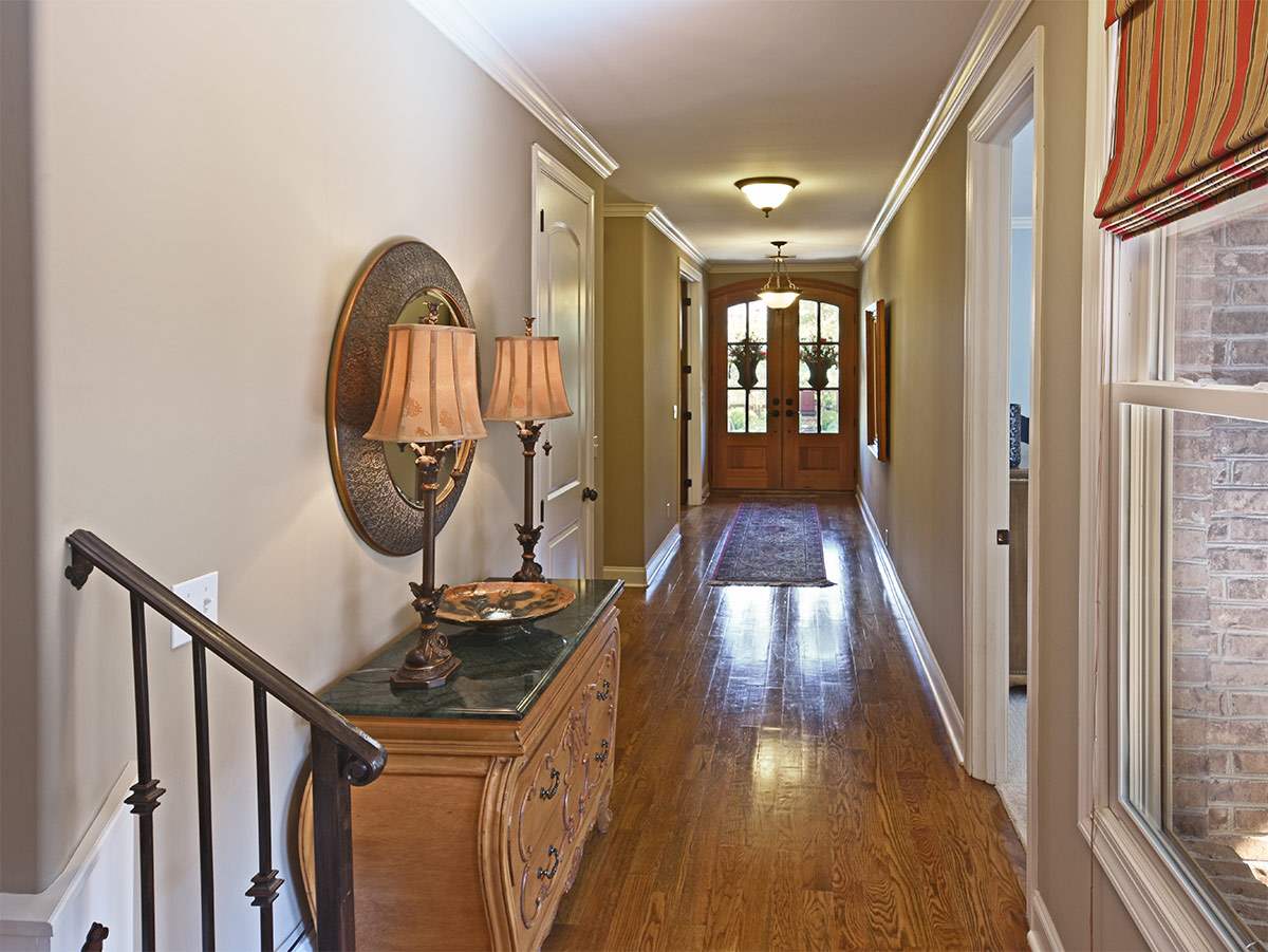 303 E Colbert St, Collierville, TN 38017 photo 2