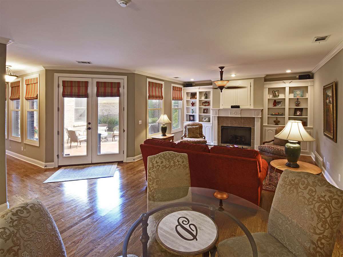 303 E Colbert St, Collierville, TN 38017 photo 4