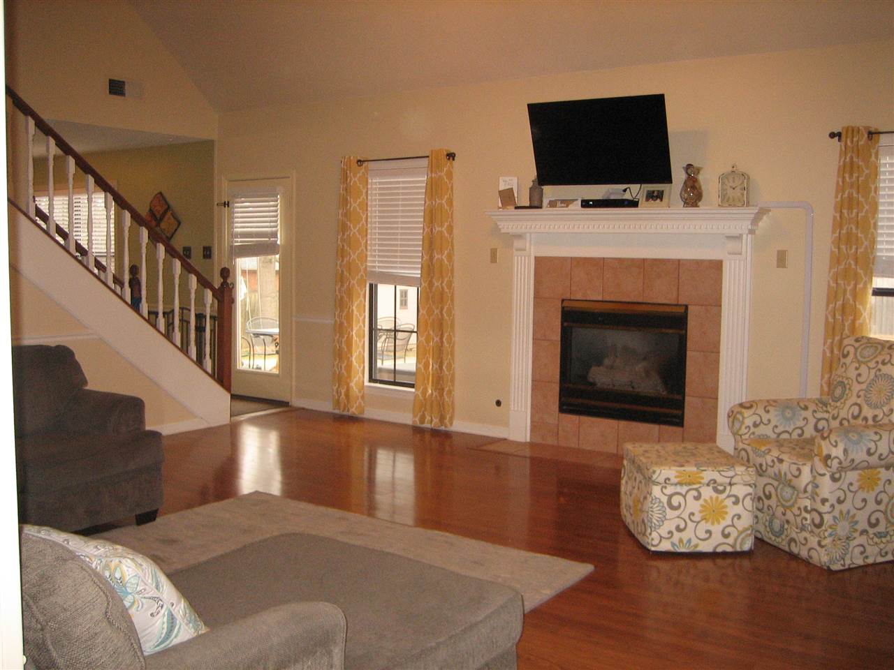 370 E White St, Collierville, TN 38017 photo 3