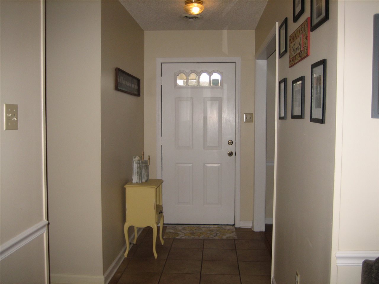 370 E White St, Collierville, TN 38017 photo 2