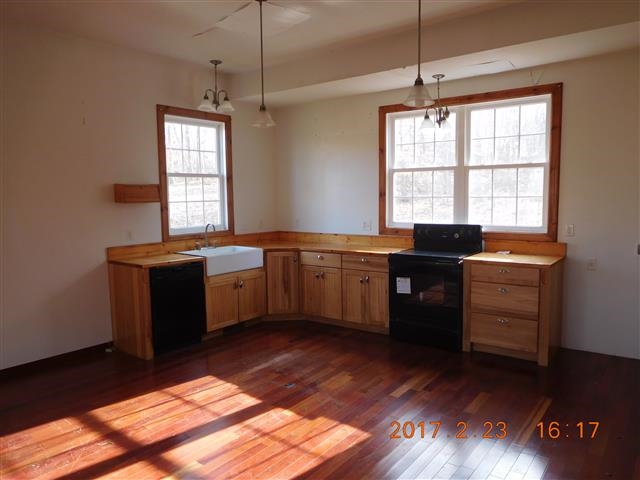 470 Old Man Loop, Olivehill, TN 38475 photo 11