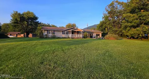 4507 Leaning Pine Road Big Stone Gap Va 24219, Big Stone Gap, VA 24219