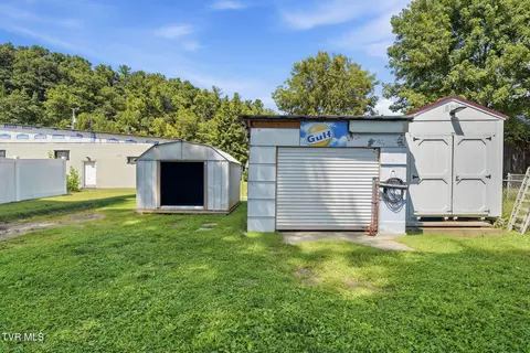 Exterior - 407 Walnut Street Erwin Tn 37650, Erwin, TN 37650 photo 4 of 6