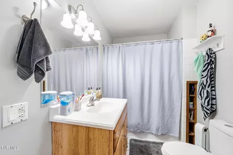 Bath - 407 Walnut Street Erwin Tn 37650, Erwin, TN 37650 photo 1 of 1