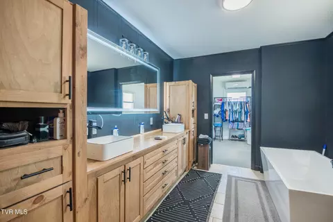 Bath - 166 Cassi Road Chuckey Tn 37641, Chuckey, TN 37641 photo 1 of 4