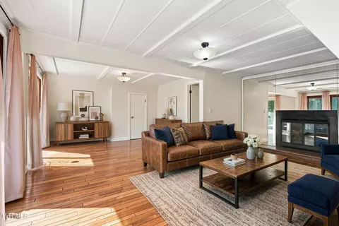 Living - 301 SE Cherry Street Wise Va 24293, Wise, VA 24293 photo 4 of 7