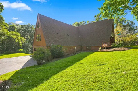 Exterior - 301 SE Cherry Street Wise Va 24293, Wise, VA 24293 photo 6 of 11