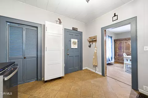 Entry Way - 709 E Myrtle Avenue Johnson City Tn 37601, Johnson City, TN 37601 photo 1 of 2