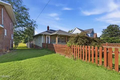 Exterior - 709 E Myrtle Avenue Johnson City Tn 37601, Johnson City, TN 37601 photo 8 of 9