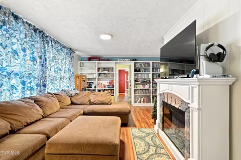 Living - 1043 SE Circle Drive Wise Va 24293, Wise, VA 24293 photo 1 of 6