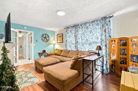 Living - 1043 SE Circle Drive Wise Va 24293, Wise, VA 24293 photo 3 of 6