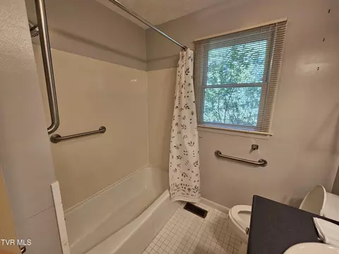 Bath - 157 SW Straughan Drive Wise Va 24293, Wise, VA 24293 photo 8 of 10