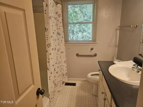 Bath - 157 SW Straughan Drive Wise Va 24293, Wise, VA 24293 photo 7 of 10