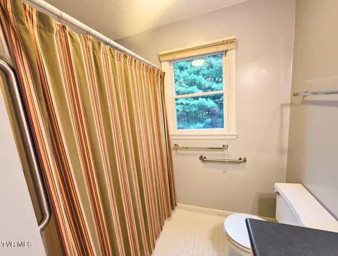 Bath - 157 SW Straughan Drive Wise Va 24293, Wise, VA 24293 photo 2 of 10