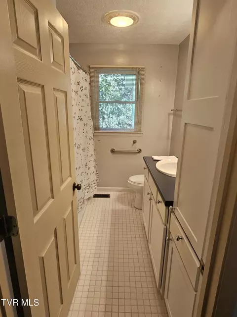 Bath - 157 SW Straughan Drive Wise Va 24293, Wise, VA 24293 photo 6 of 10