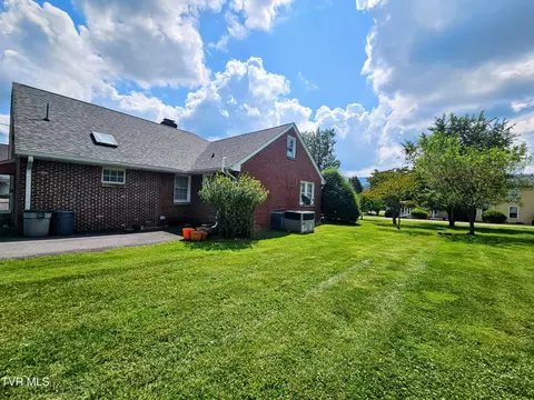 14 Lively Street Lebanon Va 24266, Lebanon, VA 24266