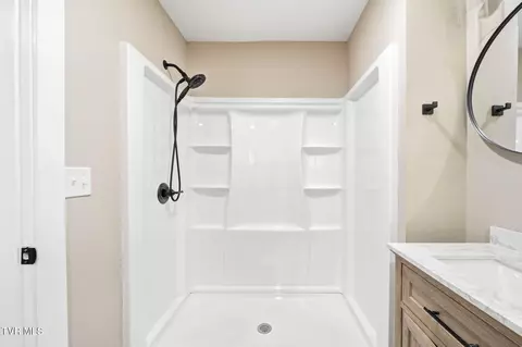 Bath - 741 Gray Sta-sul Springs Road Gray Tn 37615, Gray, TN 37615 photo 3 of 3