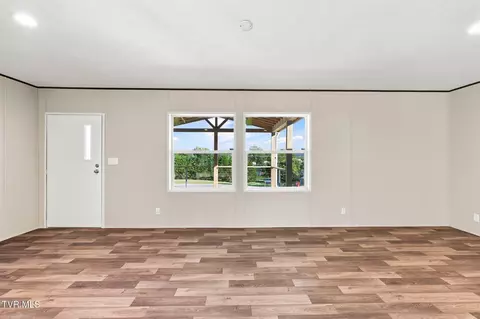 Living - 95 Tiny Lane Greeneville Tn 37743, Greeneville, TN 37743 photo 6 of 7