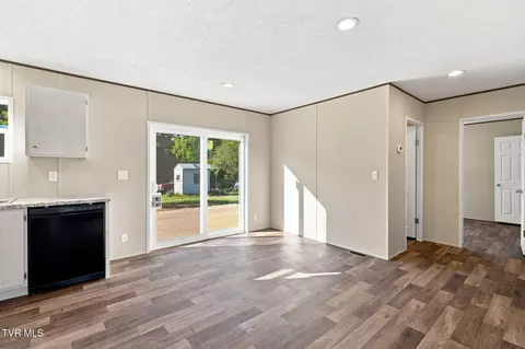 Living - 95 Tiny Lane Greeneville Tn 37743, Greeneville, TN 37743 photo 4 of 7