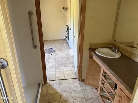 Bath - 2240 Mount Hope Road Mohawk Tn 37810, Mohawk, TN 37810 photo 1 of 3