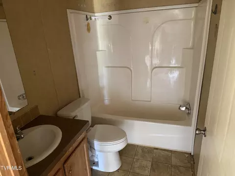 Bath - 2240 Mount Hope Road Mohawk Tn 37810, Mohawk, TN 37810 photo 3 of 3