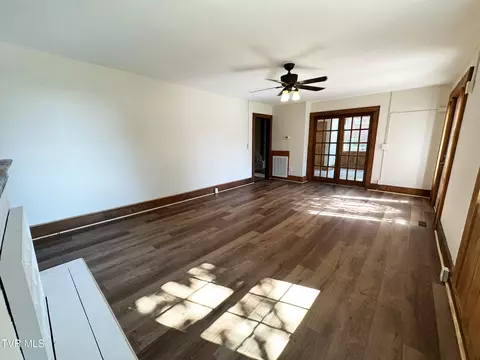 Living - 133 E Highland Road Johnson City Tn 37601, Johnson City, TN 37601 photo 3 of 3